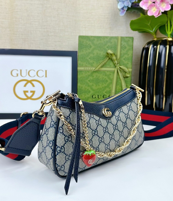 激安グッチバッグコピー背面デザイン